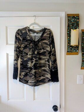 Venus Camo Lace-Up Ribbed Top with Lace Cuffs